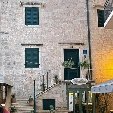 House Marineta - Promenade Макарска